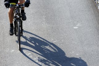 Les cyclistes peuvent emprunter depuis vendredi la passerelle Tivoli qui enjambe la route de Chancy et la rampe Quidort à Lancy (GE) (image d'illustration).
